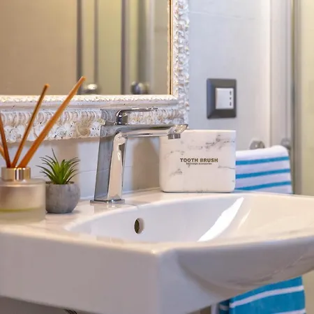 Lungomare Garibaldi - Attico A Due Passi Dal Mare Daire *