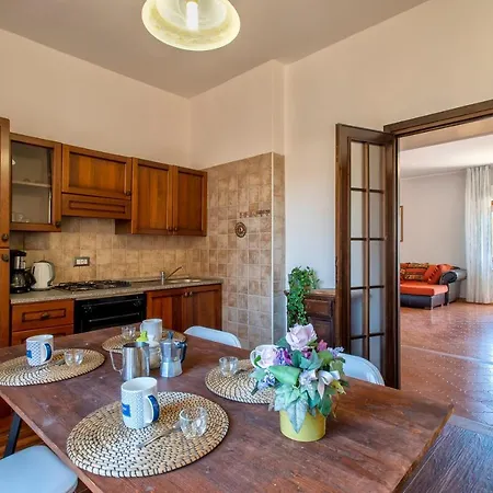 Lungomare Garibaldi - Attico A Due Passi Dal Mare Daire *