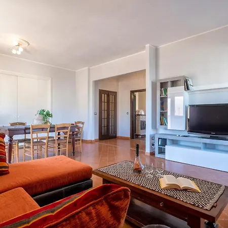 Lungomare Garibaldi - Attico A Due Passi Dal Mare