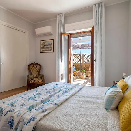 Lungomare Garibaldi - Attico A Due Passi Dal Mare *